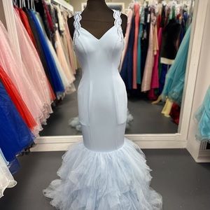 Pia Michi prom/pageant dress size 6 powder blue